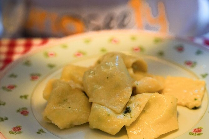 Bologna: Tagliatelle & Ragù Home Cooking Class with wine - Price, timing, and practical planning