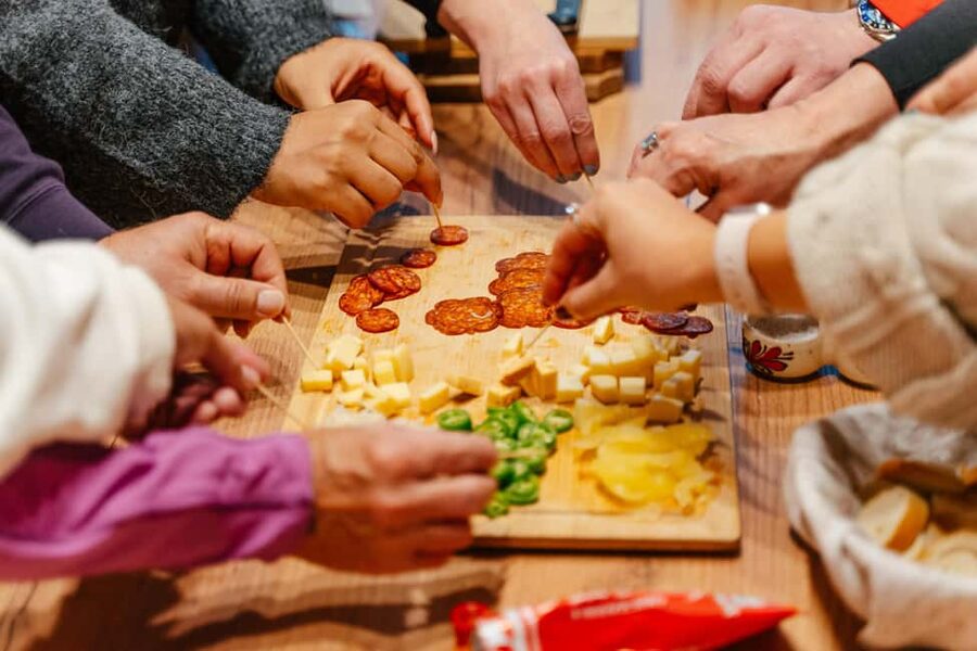 Budapest: Small-Group Cooking Class & Market Tour with Local - Who should book this class