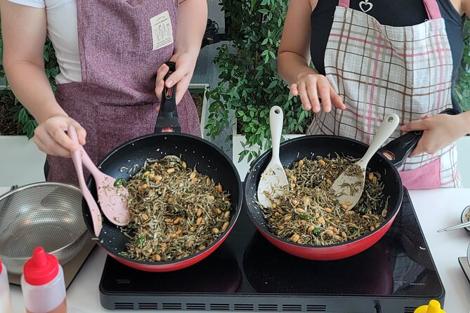 Busan Tailored Korean cooking class (Vegan OK)with market tour - Vegan and vegetarian cooking in a Korean kitchen