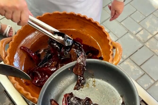 Cabo San Lucas Mexican Cooking Class Experience and Local Markets - Group size, pace, and the home-kitchen setting