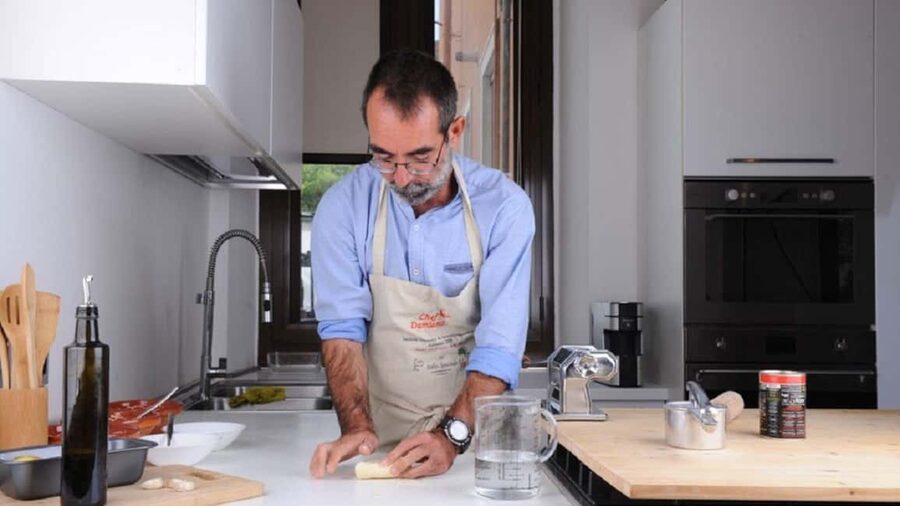 Cagliari: Sardinian Cooking Class with Meal and Drinks - Mixing, tasting, and shaping the filling