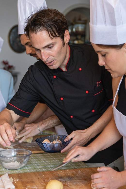 Catania: Cooking class set in a sea front historic villa - Meeting a Sicilian grandmother and professional chef