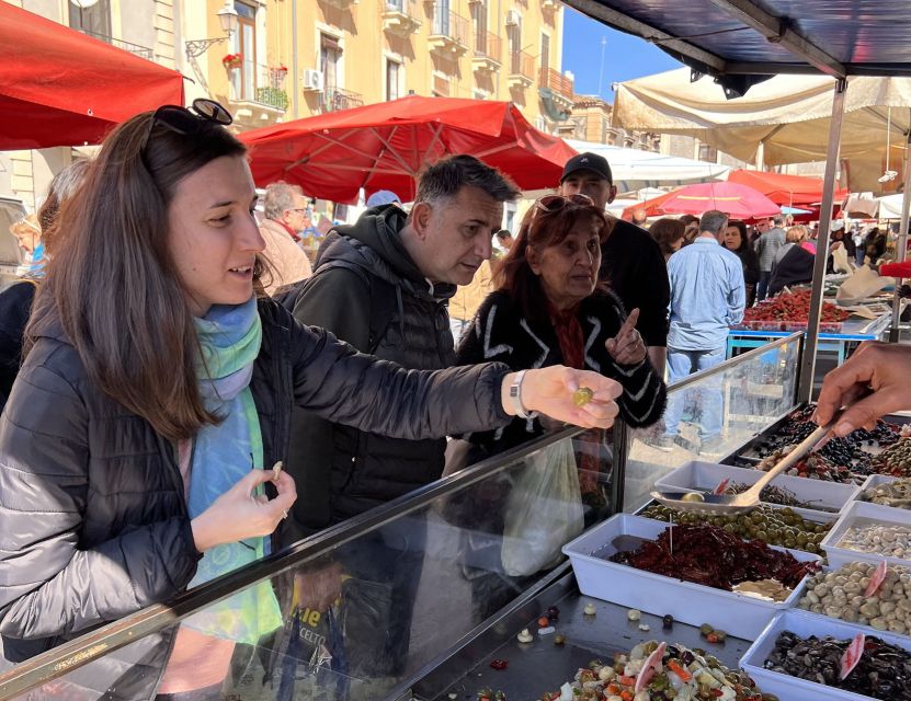 Catania: Market Tour and Cooking Class with Chef Riccardo - The family welcome from Riccardo and Sally