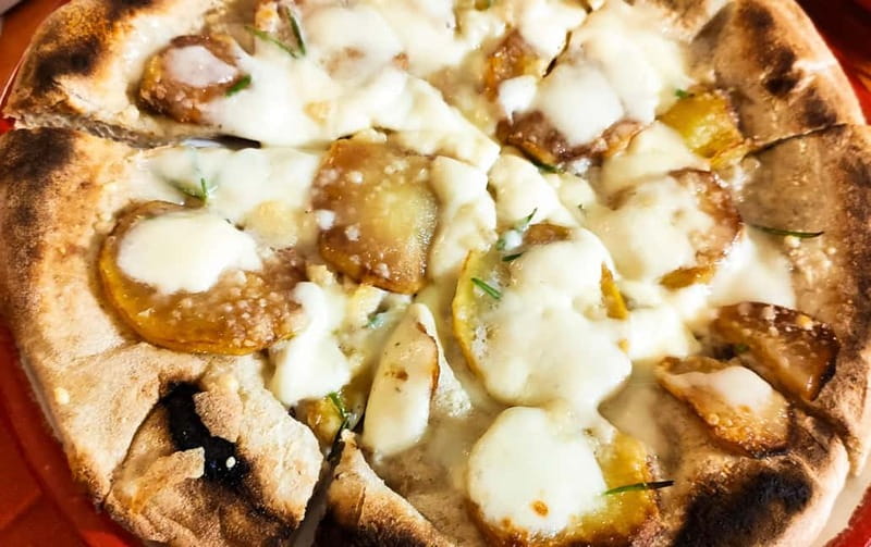 Catania: Pizza Cooking Class - The Sicilian connection: scacciata catanese