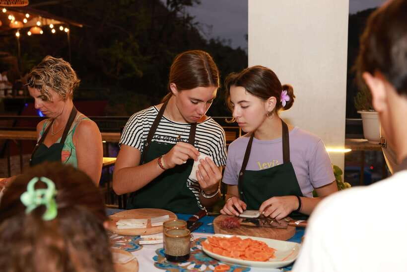 CatBa: Authentic Vietnam Cooking Class and local market tour - Key points to know before booking