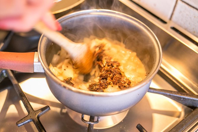 Cesarine: Home Cooking Class and Meal with a Local in Venice - The hosts make the difference