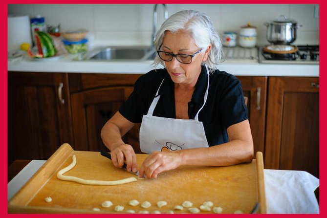 Cesarine: Home Cooking Class & Meal with a Local in Bari - Entering a Local Home in Bari