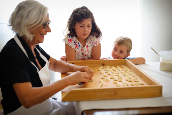Cesarine: Market Tour & Home Cooking Class in Bari - Starting in Bari’s market and food shops