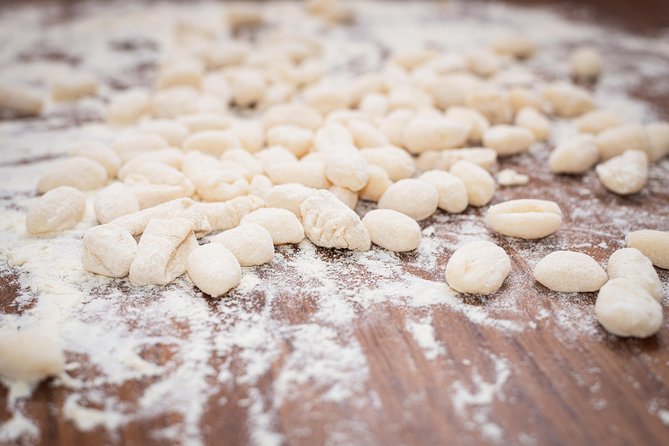 Cesarine: Small Group Market Tour & Cooking Class in Messina - The cancellation concern you should take seriously