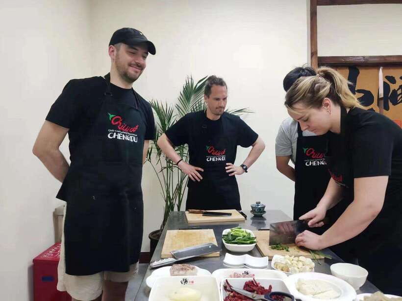 Chengdu: Cooking Class with Fresh Market Half Day Experience - Vegetarian and vegan arrangements