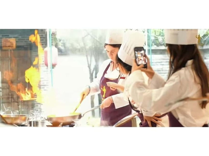 Chengdu Sichuan Cuisine Cooking Class and Savor Local Snacks - Meeting the Kitchen God in the worlds largest ancestral hall