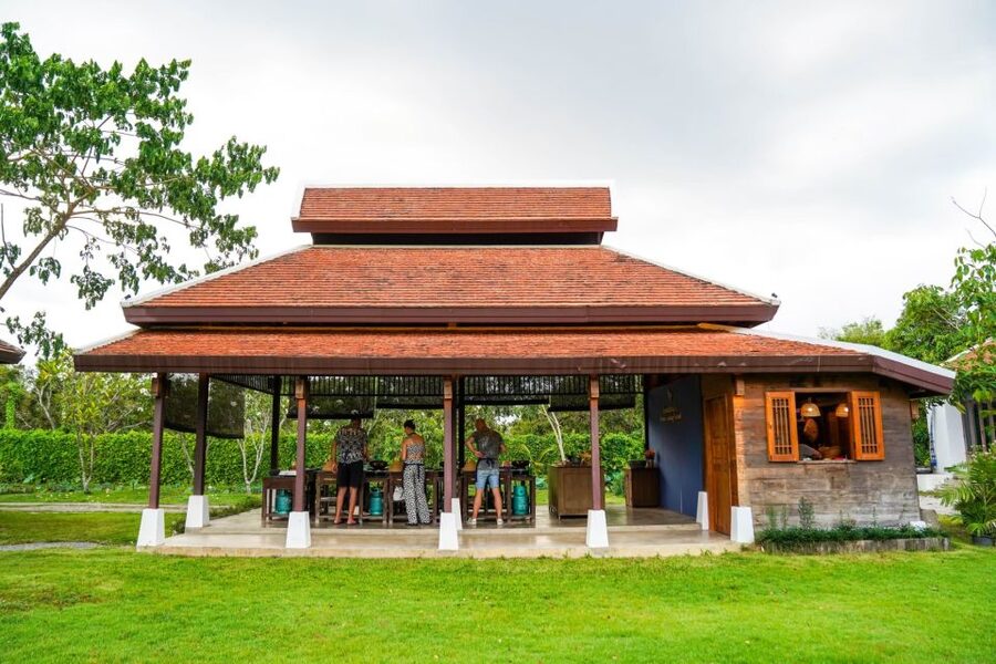 Chiang Mai: Authentic Cooking Class with Market & Farm Visit - The ride from Chiang Mai to the countryside