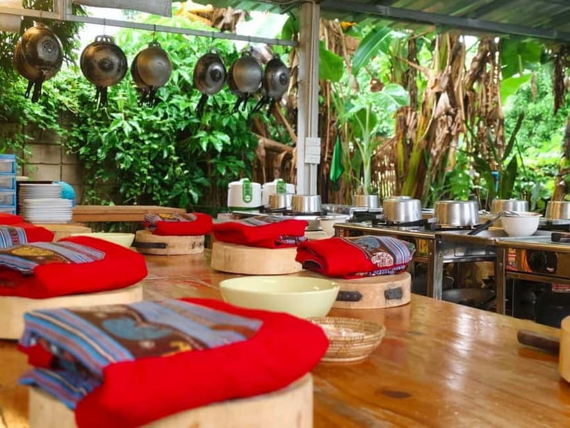 Chiang Mai: Cooking Class, Market & Thai Herbs Garden Tour - A garden meal completes the 210-minute schedule