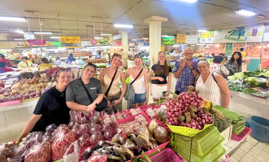 Chiang Mai: Ethical Elephant Sanctuary & Thai Cooking Class - The morning begins at Chiang Mai’s food market