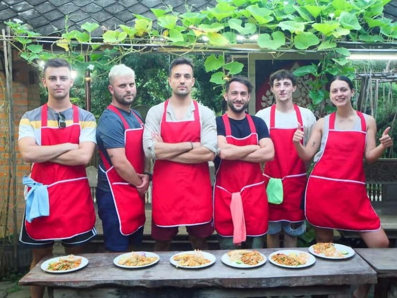 Chiang Mai: Full-Day Thai Cooking Experience at a Local Farm - Group size, teaching style, and the factory concern