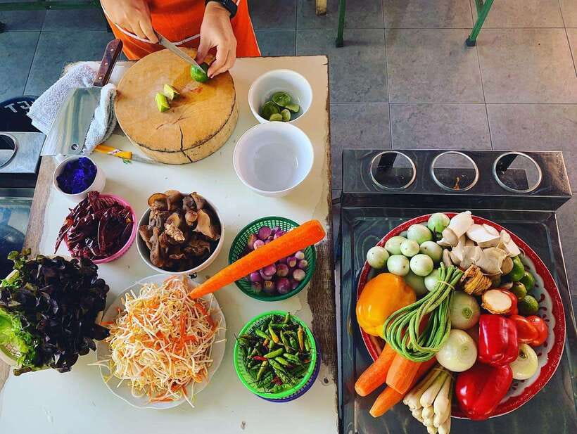 Chiang Mai: Half Day Cooking Class at Organic Farm - Eating what you have made