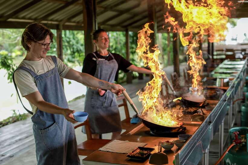 Chiang Mai: HALF-DAY COOKING COURSE at a Thai Cooking Farm - Cooking five dishes from scratch
