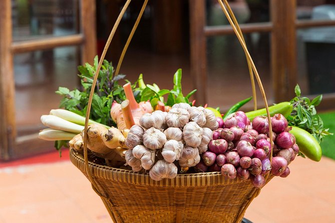 Chiang Mai Home Cooking Class with Garden Tour & Hotel Transfers - Arriving at Pea’s teak home