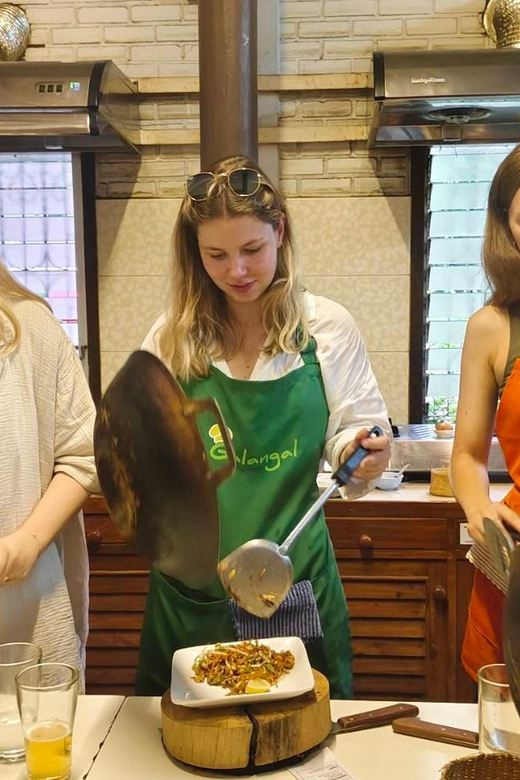 Chiang Mai: Morning Cooking Class with Market Visit - Choosing six Thai dishes from a flexible menu