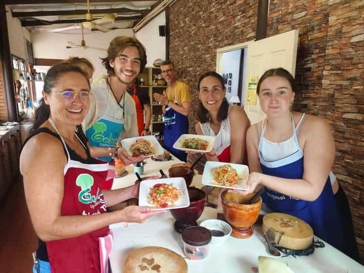 Chiang Mai: Morning Cooking Class with Market Visit - Shopping for ingredients at a local market