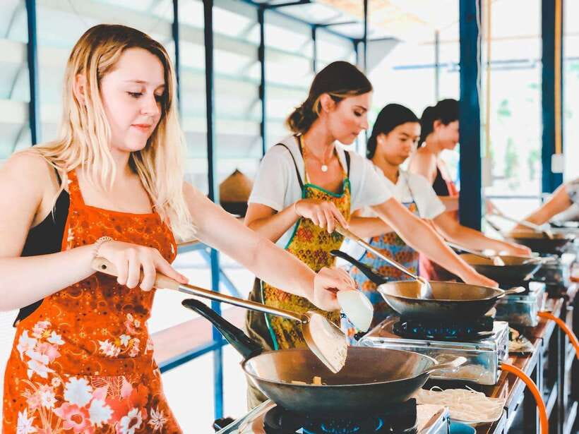 Chiang Mai Organic Thai Cooking Experience - A 2.5-hour cooking lesson with Kru Ploy