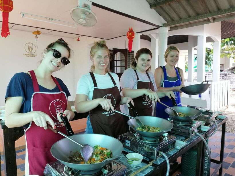 Chiang Mai: Thai Cooking and Market Tour with Lanna Smile - Choosing your six-dish menu