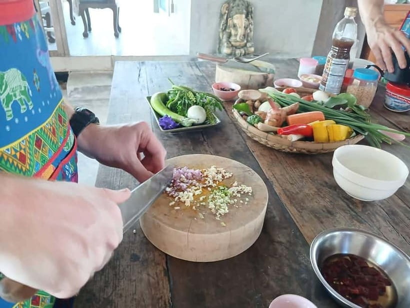 Chiang Mai : Thai Cooking in Farm with a Local Train Trip - Arriving at the family home and choosing your dishes