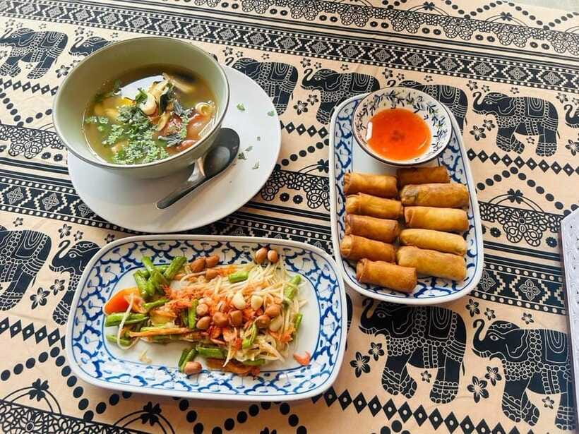 Chiang Mai: Traditional Thai Cooking Class with Market Tour - Cooking six dishes in one morning or afternoon