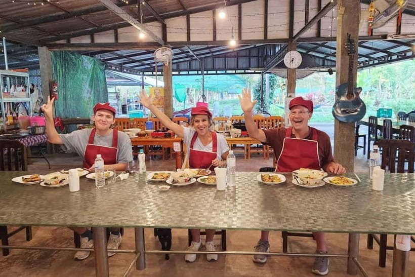 Chiang Rai:Lanna Home Cooking Class at Give Green Farm House - A four-hour introduction to northern Thai food
