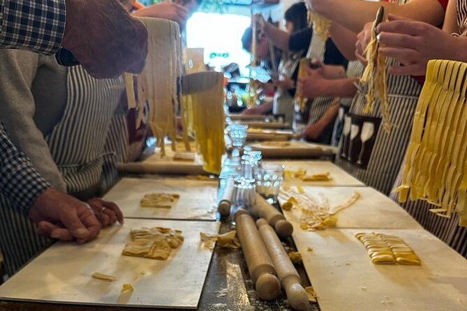 Cooking Class 2 Hour Spanish Steps - Fettucine and Tiramisù - The restaurant setting near the Spanish Steps