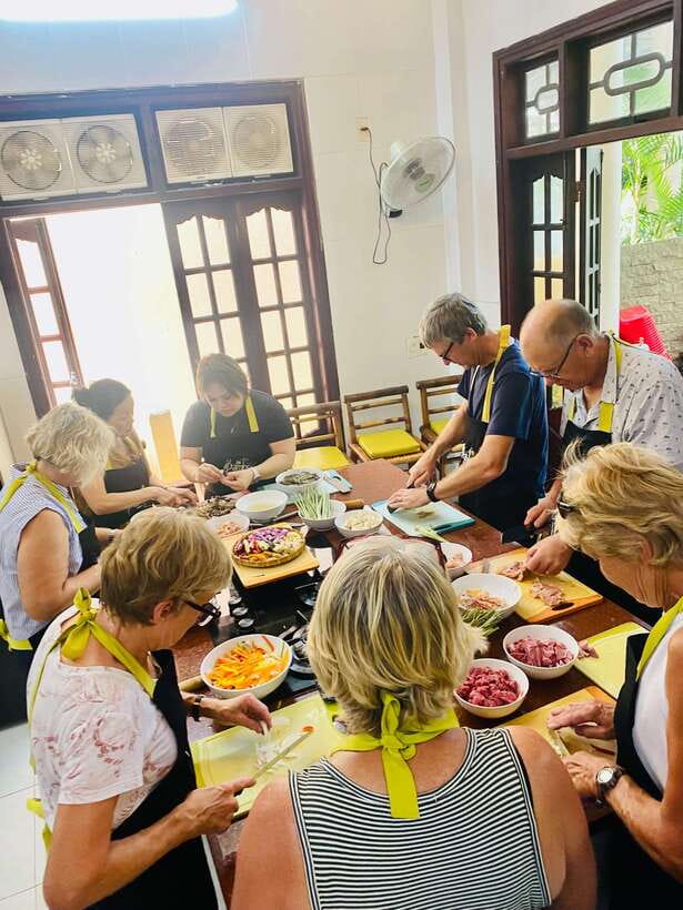 Cooking Class at Green Bamboo - 8am: Start with the local market