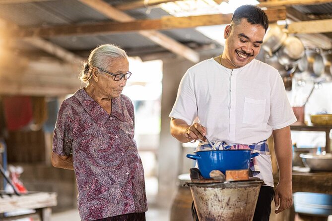 Cooking Class by Samui Native Instructor Geng and O Family - From Koh Samui pickup to the local market