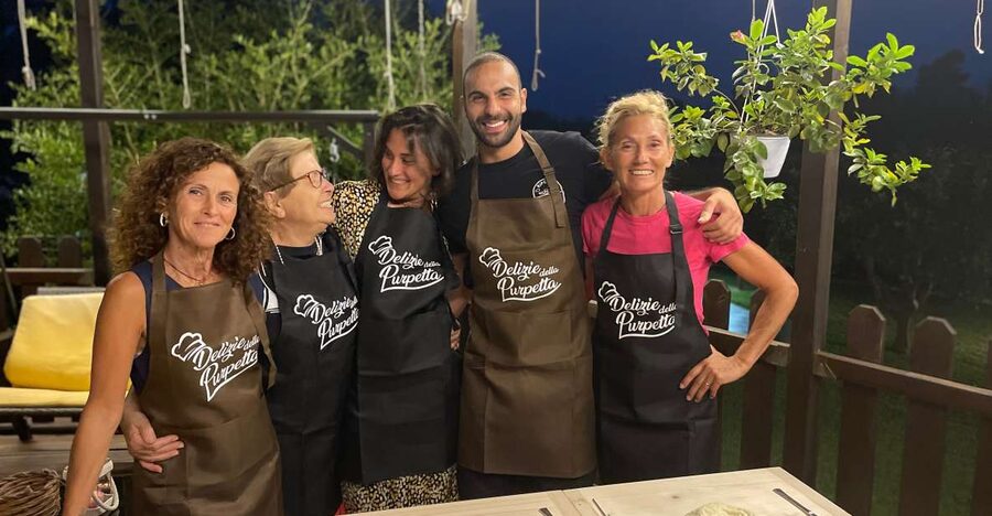 Cooking class, dinner and wine tasting in Lecce (Corigliano) - The aperitif starts the evening outdoors