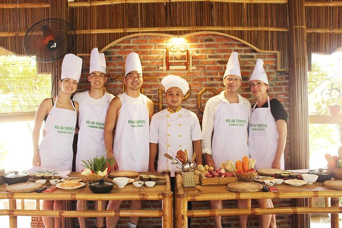 Cooking Class Hoi An:Local Market, Basket Boat, Fishing & Cooking - Trying traditional fishing in the canal