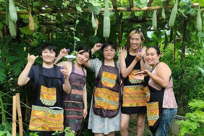Cooking class in organic garden and local market tour ThaiCottage - Why this Chiang Mai cooking class is worth your morning