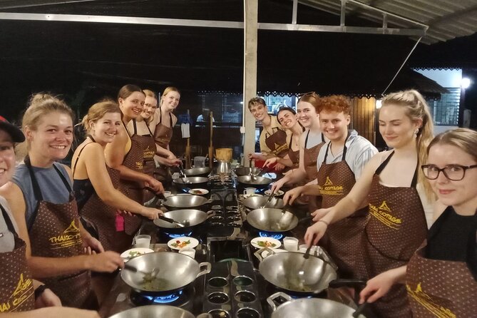 Cooking class in organic garden and local market tour ThaiCottage - Choosing dishes instead of accepting a fixed menu