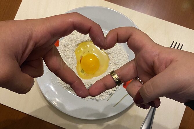 Cooking Class in Rome: Make Fettucine & Tiramisù with Chef Paolo - Choosing between amatriciana, cacio e pepe, and tomato
