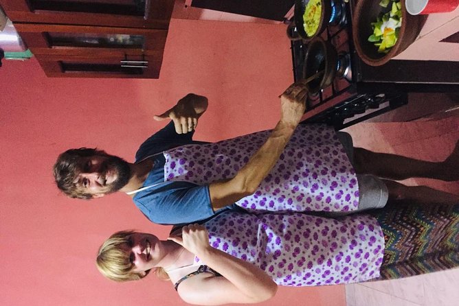 Cooking class in Srilanka - Sharing work with the family