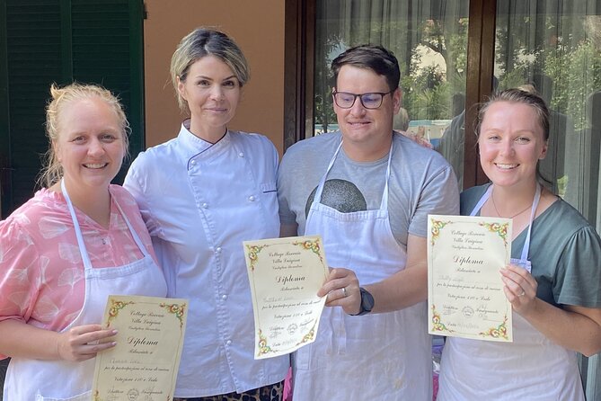 Cooking class in Tuscan Villa near Cortona - Wine, olive oil, and the long dinner table