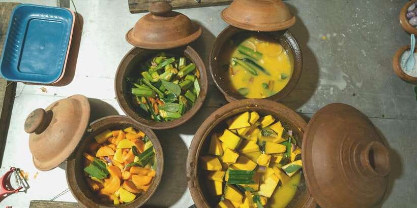 Cooking Class: Sajee’s Place Cooking Class sigiriya - Starting with spices, vegetables, and coconut