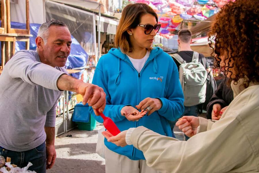 Cooking class, visit to the Catania market and light lunch - The value of $94 per person
