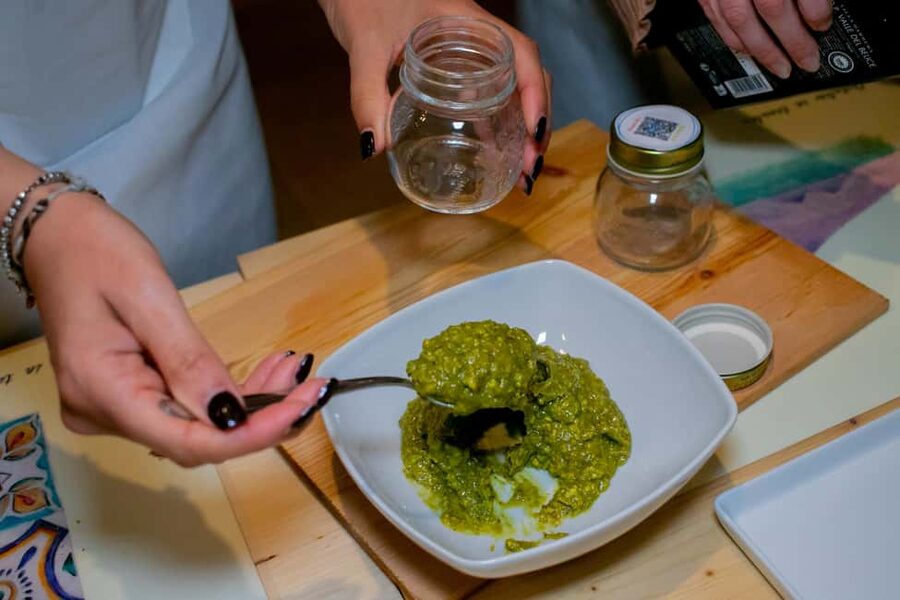 Cooking class, visit to the Catania market and light lunch - Timing, language, and accessibility