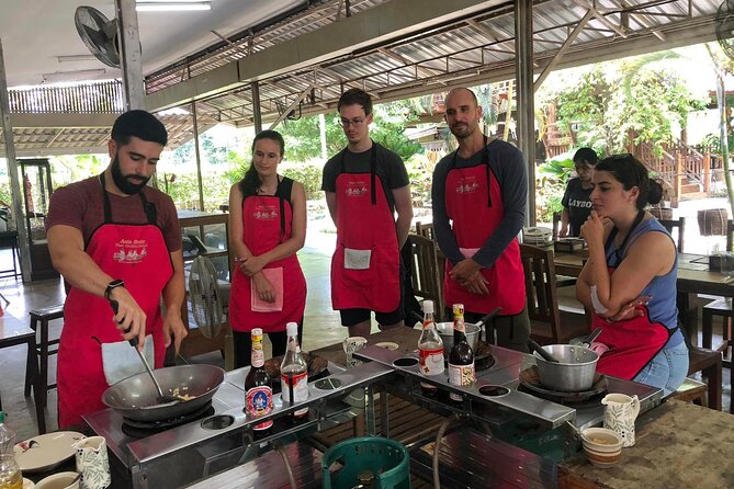Cooking Class with Organic Farm in Chiang Mai - Vegetarian cooking and ingredient substitutions