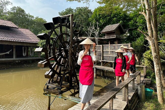 Cooking Class with Organic Farm in Chiang Mai - The local market comes before the farm