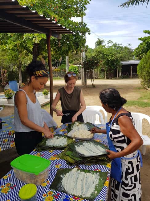 Cooking classes in Puerto Escondido (Learn how to cook Mole de Oaxaca). - Why mole makes a good Oaxacan cooking lesson