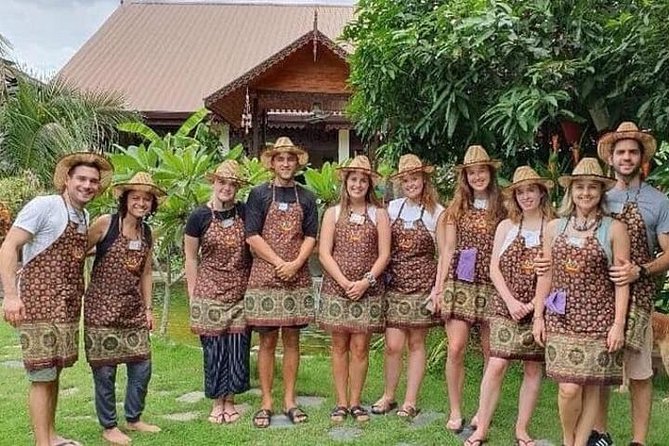 Cooking Evening Class Chiang Mai Visit Organic Garden and Market - From Chiang Mai pickup to the local market