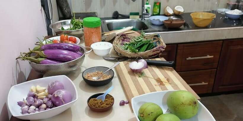 Cooking Experience from Ella - Learning why Sri Lankan spices need restraint
