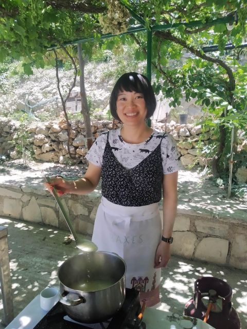 Cooking Lesson in Heraclion by Baxes - Feeding goats, sheep, and possibly milking one