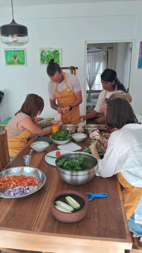 Cooking with Arun & Tamil Family - A three-hour rhythm from drink to dinner