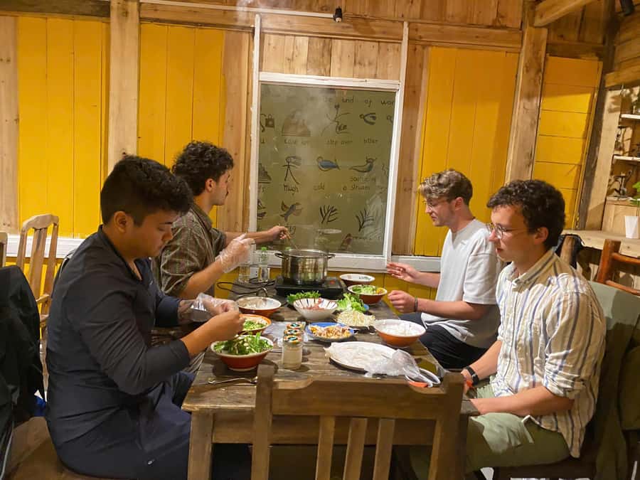 Cooking Workshop with H'mong Guide in Ta Van Village - Starting with the Ta Van market
